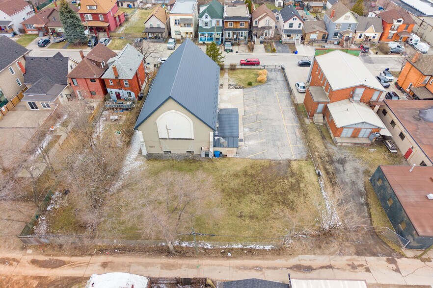 More Photos Of 50 Earl St, Hamilton Daycare Center For Sale