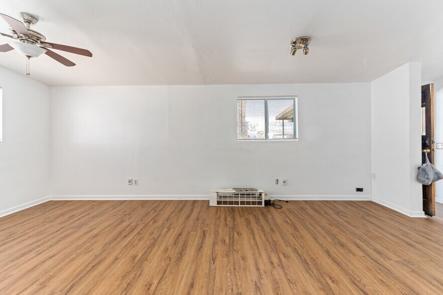 More Photos Of 2200 La Osa st, Tucson Light Distribution For Lease