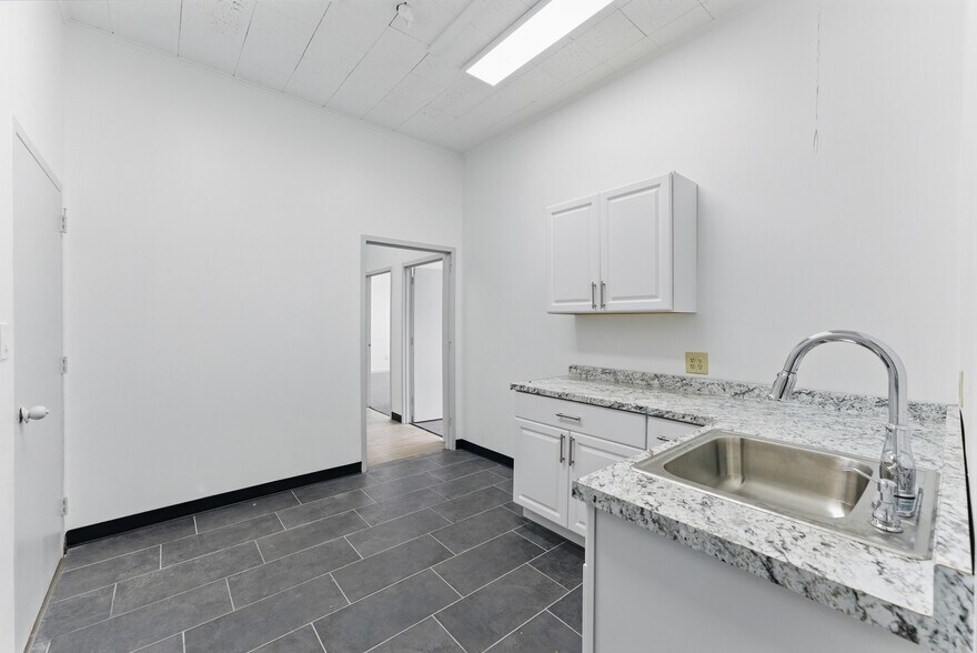 More Photos Of 755 New Ludlow Rd, South Hadley Warehouse For Sale