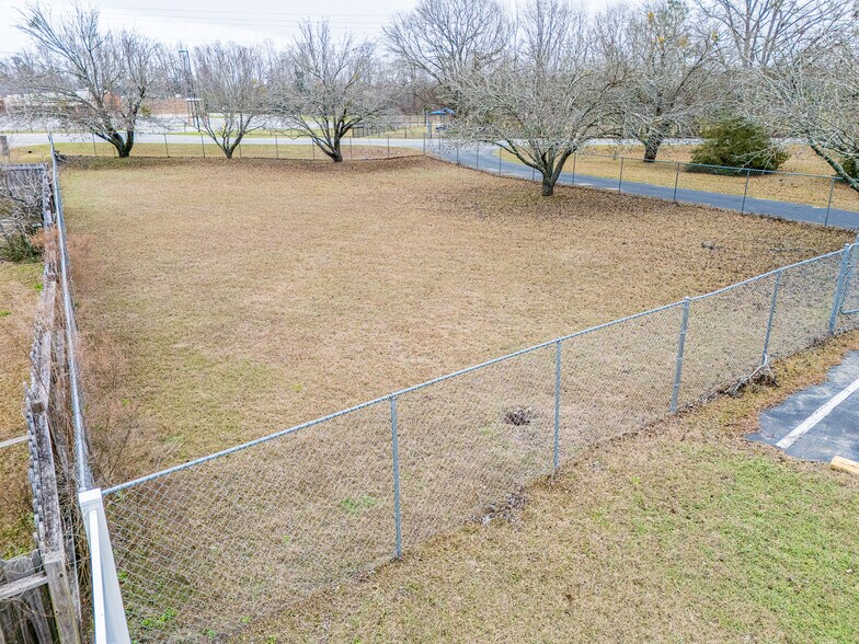 More Photos Of 706 W Barnard St, Glennville Medical For Sale