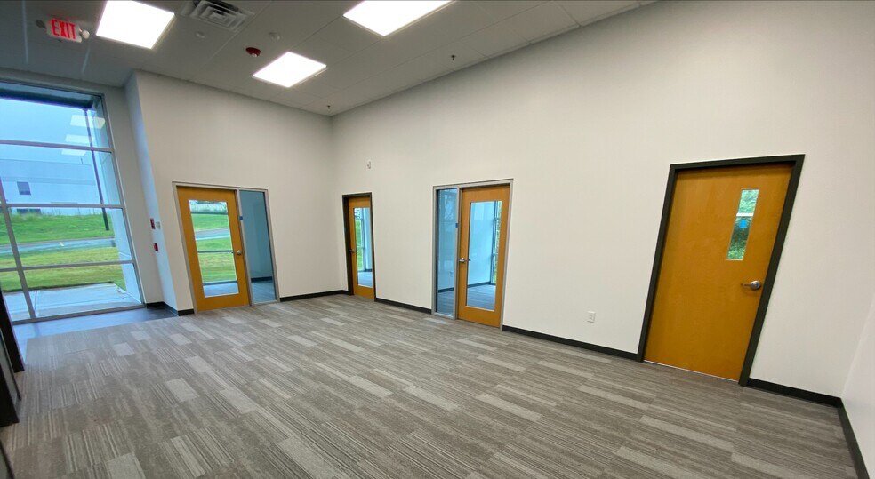 More Photos Of 1120 Woods Chapel Rd, Duncan Warehouse For Lease