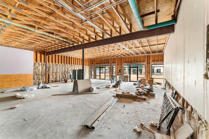 More Photos Of 175 W Railroad St, Pembroke Storefront For Lease