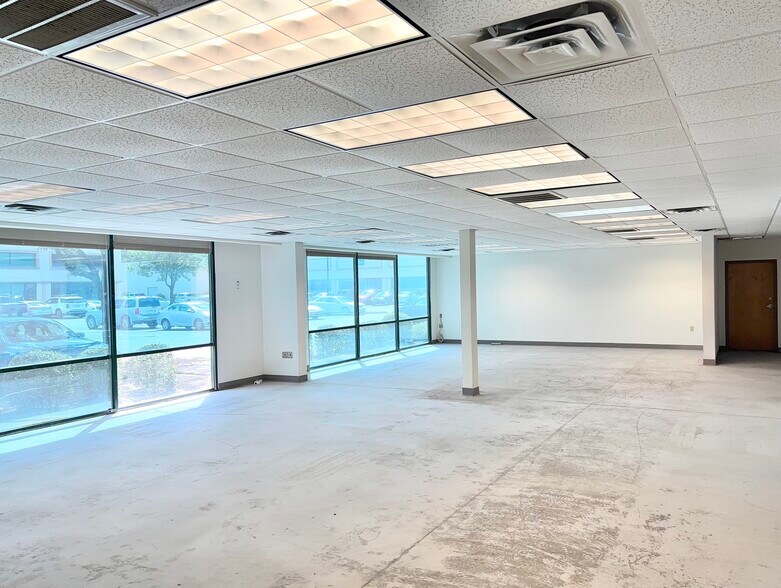 More Photos Of 3303 Airline Blvd, Portsmouth Light Distribution For Lease
