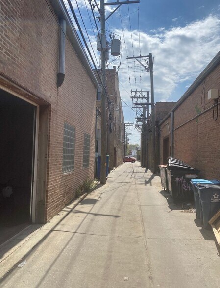 More Photos Of 1666-1672 N Ada St, Chicago Warehouse For Lease