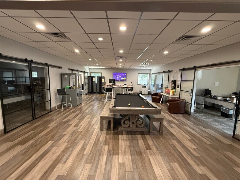 More Photos Of 29080 -29092 Krentel Rd, Lacombe Flex For Sale