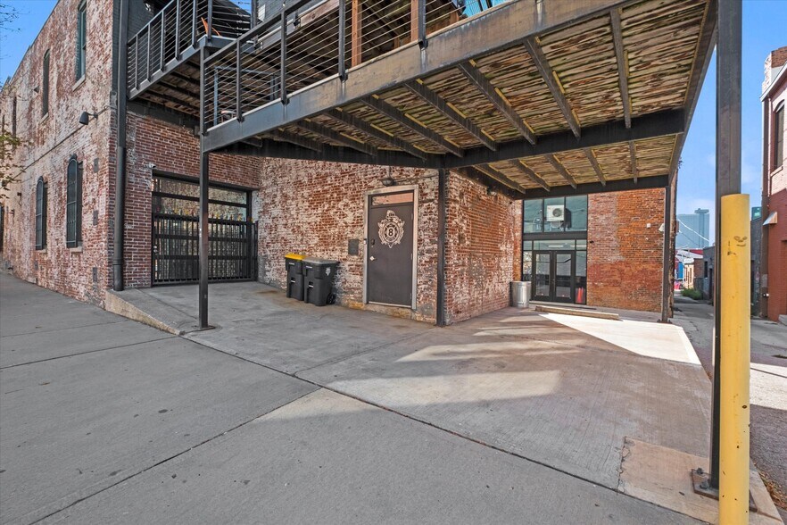 More Photos Of 1600 Locust St, Kansas City Storefront Retail Residential For Sale