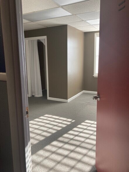 More Photos Of 900 Boston Post Rd, Old Saybrook Storefront Retail Office For Sale