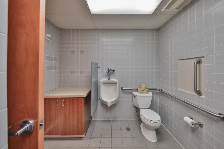 More Photos Of 2299 Brodhead Rd, Bethlehem Office For Sale