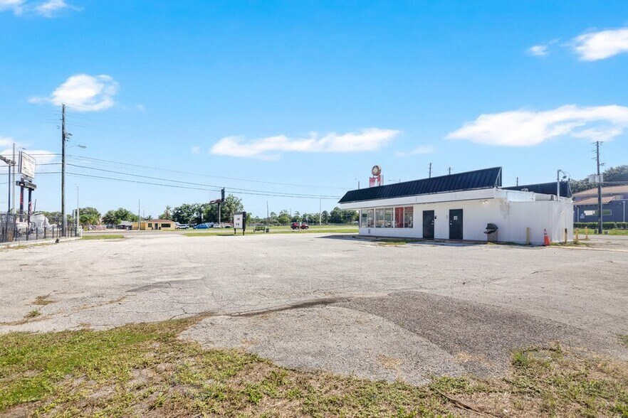 More Photos Of 9710 E Colonial Dr, Orlando Fast Food For Sale