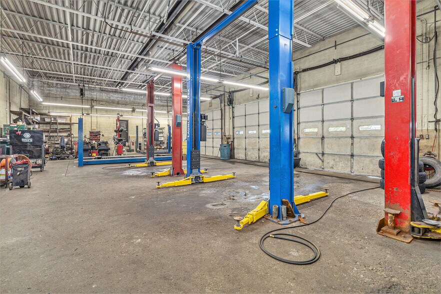 More Photos Of G4112 S Dort Hwy, Burton Auto Repair For Sale