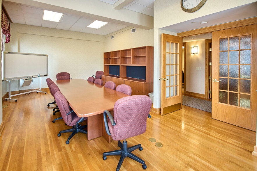More Photos Of 240 Capitol St, Charleston Office For Sale