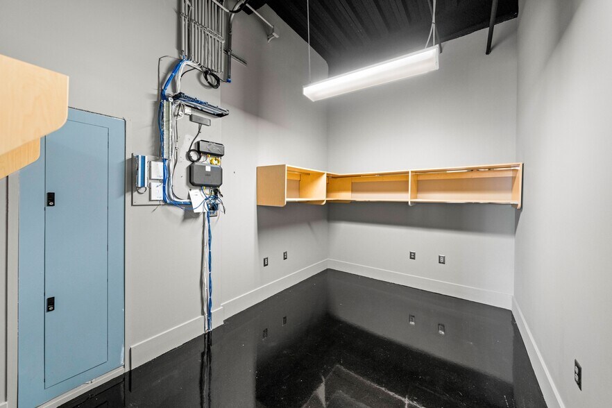 More Photos Of 2099 Thunderhead Rd, Knoxville Loft Creative Space For Lease