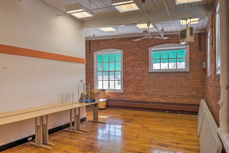 More Photos Of 96 Congress St, Keene Refrigeration Cold Storage For Sale