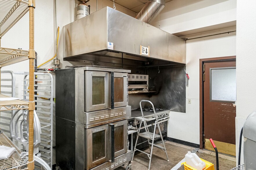 More Photos Of 1852 Fescue St SE, Albany Office For Sale