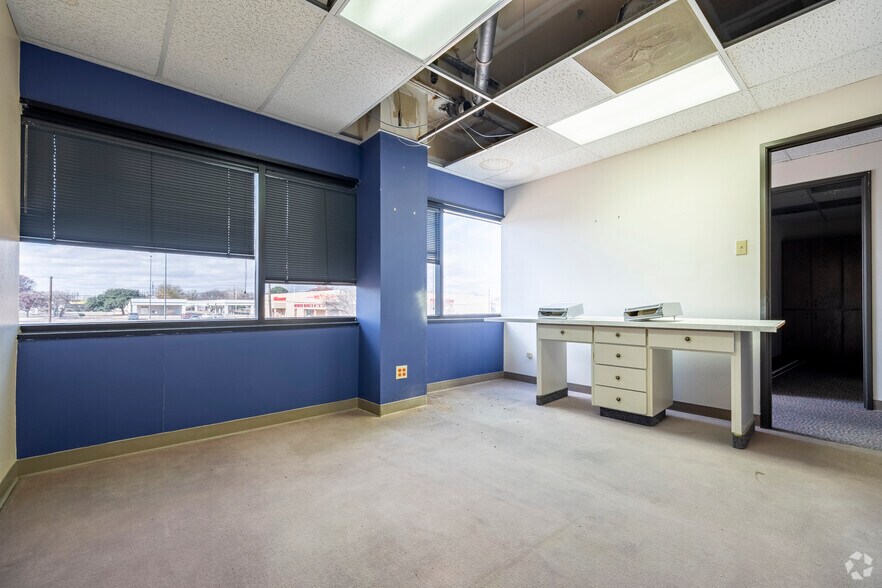 More Photos Of 2424 50th St, Lubbock Medical For Sale