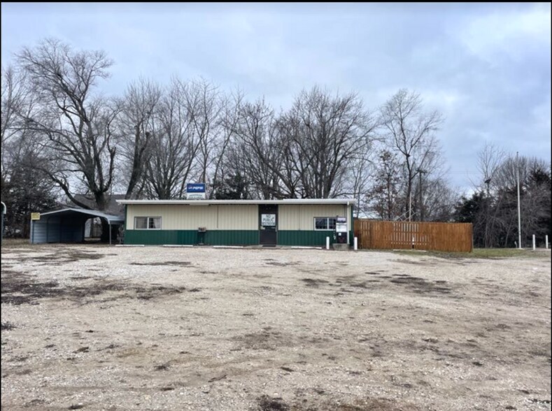 More Photos Of 510 E Main St, Atlanta Convenience Store For Sale