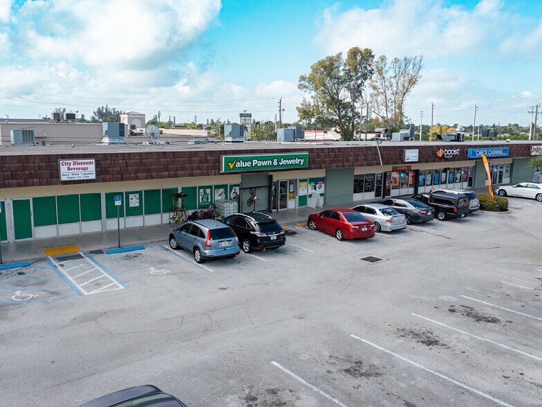 More Photos Of 3206-3248 Lantana Rd, Lantana Storefront For Sale