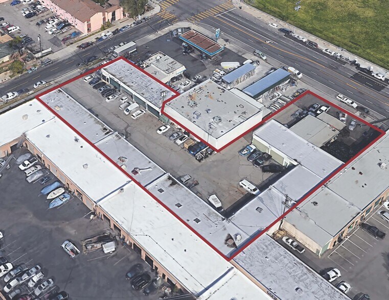 More Photos Of 11019-11023 Glenoaks Blvd, Pacoima Warehouse For Lease