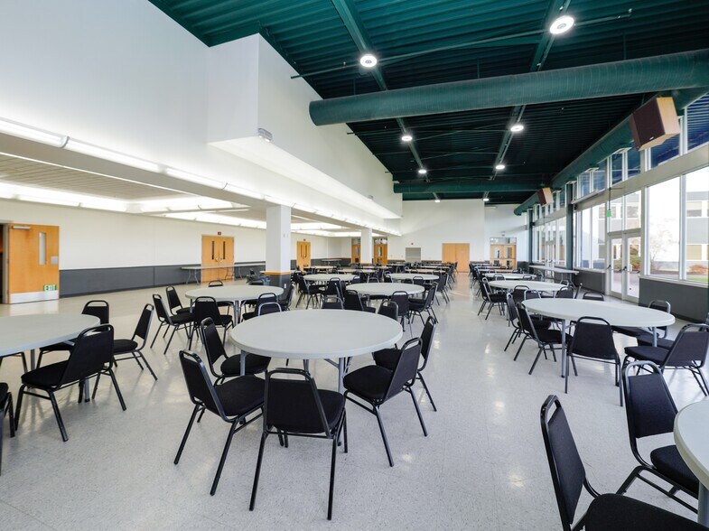 More Photos Of 1850 45th Ave NE, Salem Religious Facility For Lease