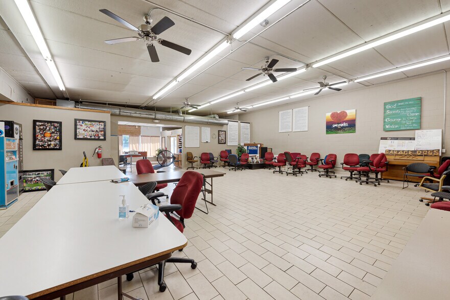 More Photos Of 4801 N Welcome Ave, Minneapolis Freestanding For Sale