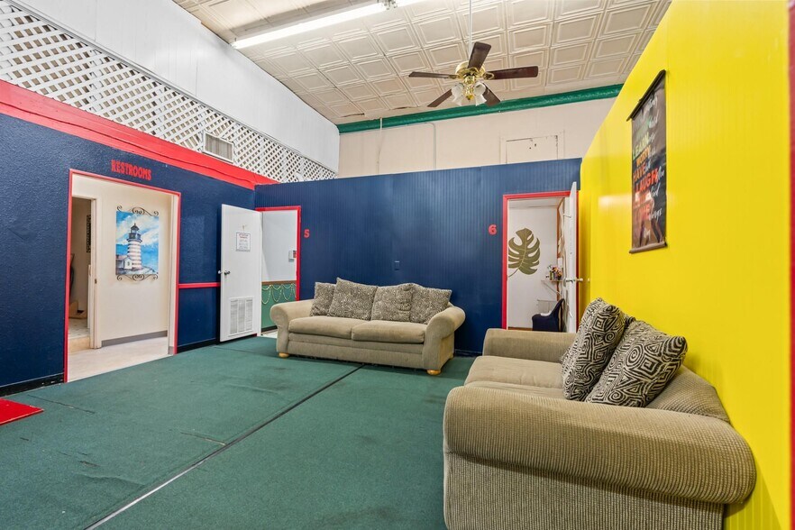 More Photos Of 110 E Franklin St, Hillsboro Health Club For Sale