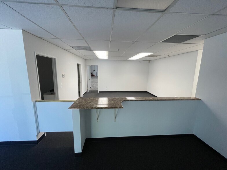 More Photos Of 19428-19434 Business Center Dr, Northridge Warehouse For Lease