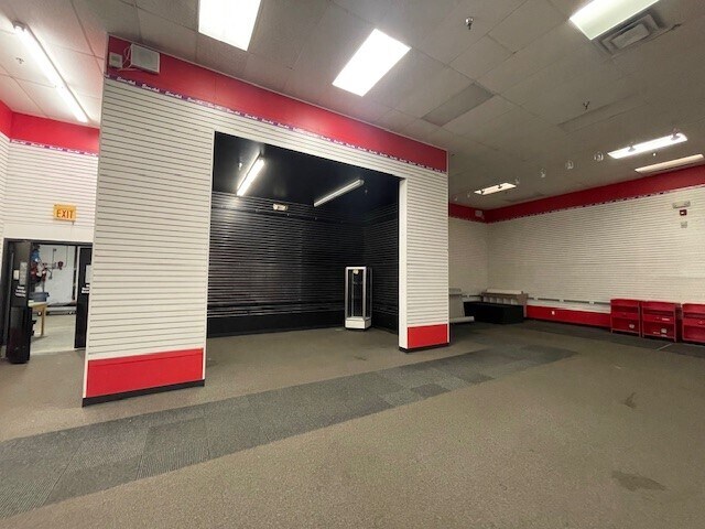 More Photos Of 95 Amity Rd, New Haven Storefront Retail Office For Sale