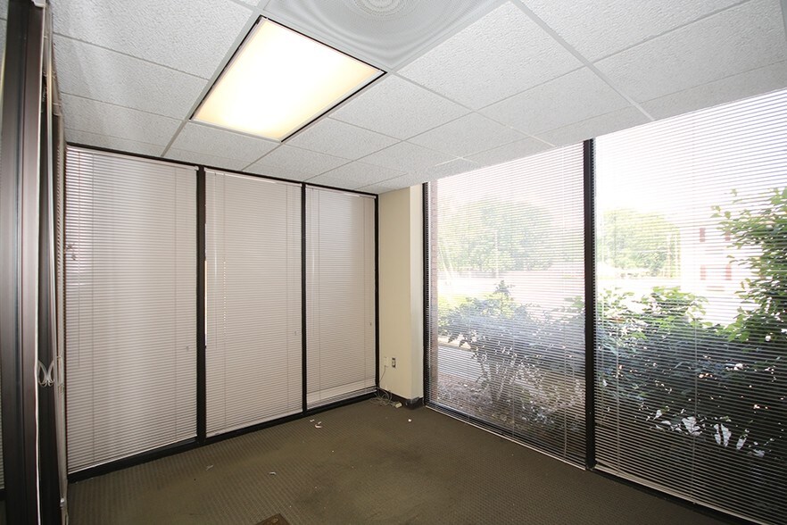 More Photos Of 1444 Watson Blvd, Warner Robins Office For Lease