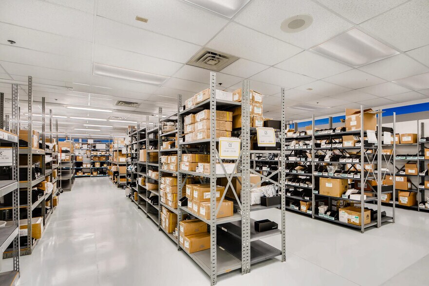 More Photos Of 2205 Woodale Dr, Mounds View Manufacturing For Sale