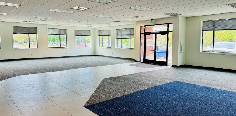 More Photos Of 6490 S Federal Way, Boise Bank For Lease
