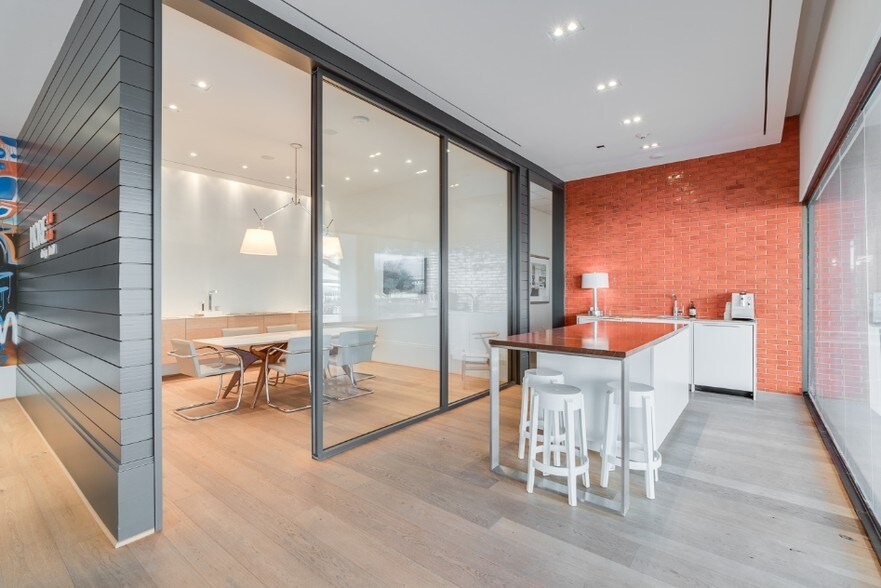 More Photos Of 6060 N Central Expy, Dallas Coworking Space