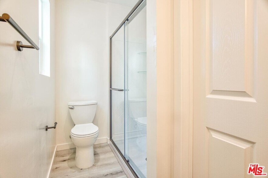 More Photos Of 158 N Edgemont St, Los Angeles Multifamily For Sale