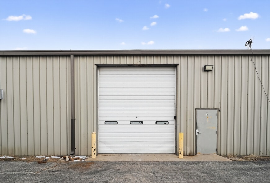 More Photos Of 808 Hicks Dr, Elburn Industrial For Sale
