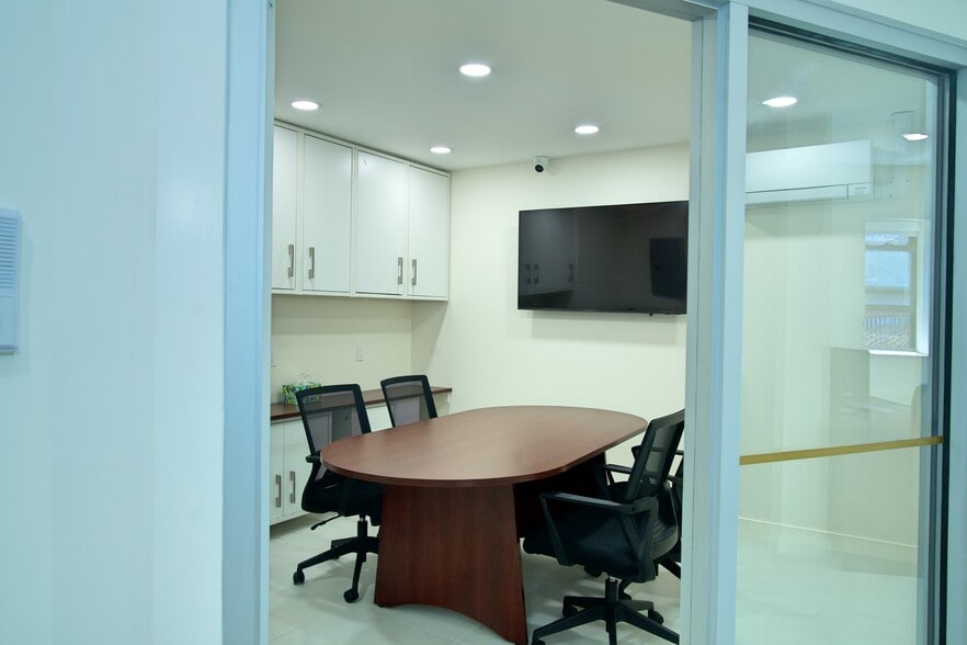 More Photos Of 7 Bond St, Great Neck Apartments For Lease