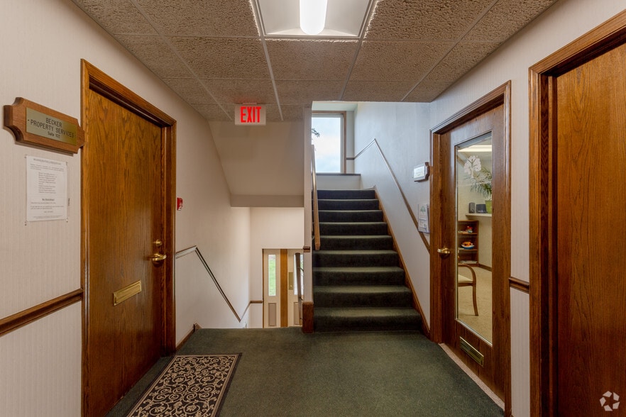 More Photos Of 11520 N Port Washington Rd, Mequon Office For Lease