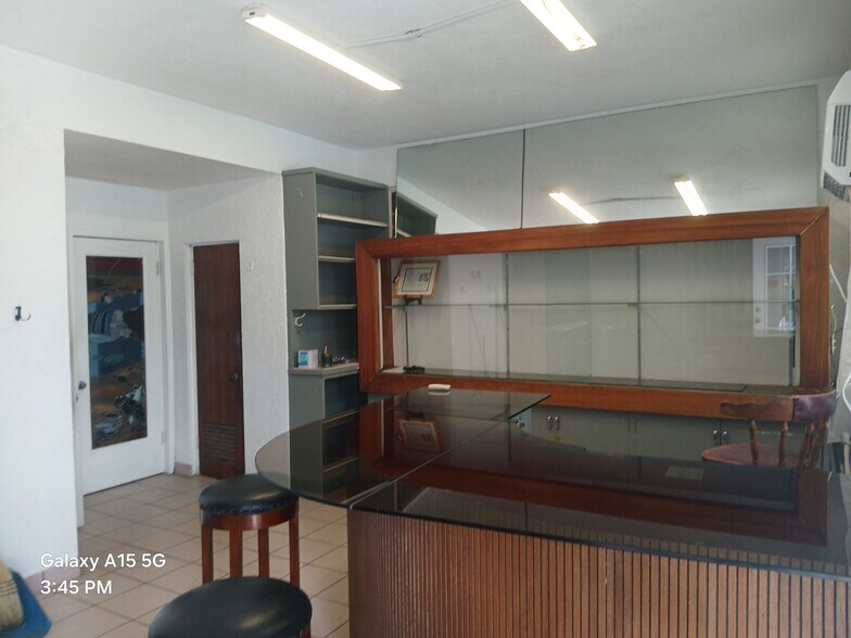 More Photos Of 2030 Homerule St, Honolulu Light Distribution For Lease