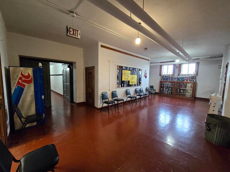 More Photos Of 940 County E hwy, Livingston Specialty For Sale
