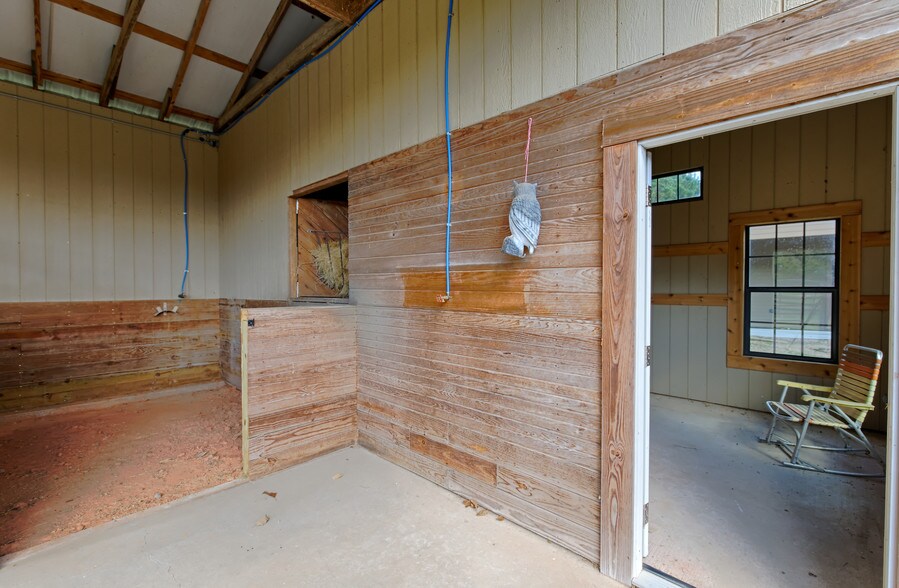 More Photos Of 16259 FM 149, Montgomery Light Manufacturing For Sale