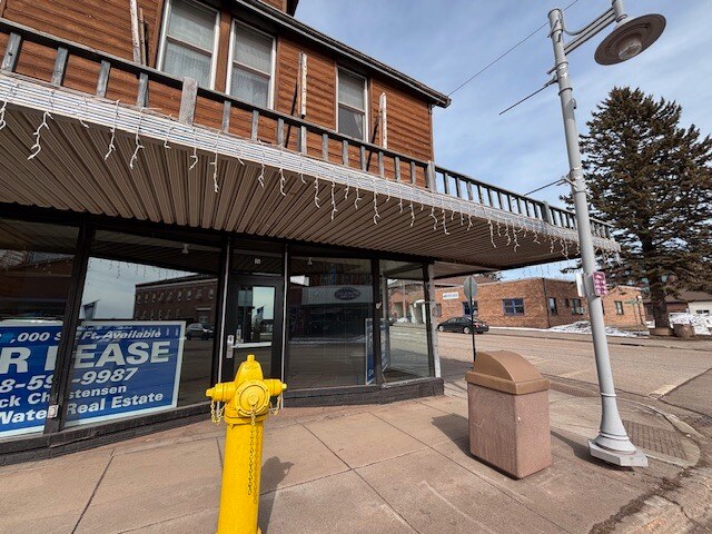 More Photos Of 601 1st Ave, Two Harbors General Retail For Lease