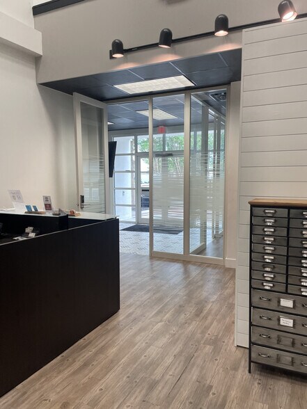 More Photos Of 186 N Palafox St, Pensacola Coworking Space