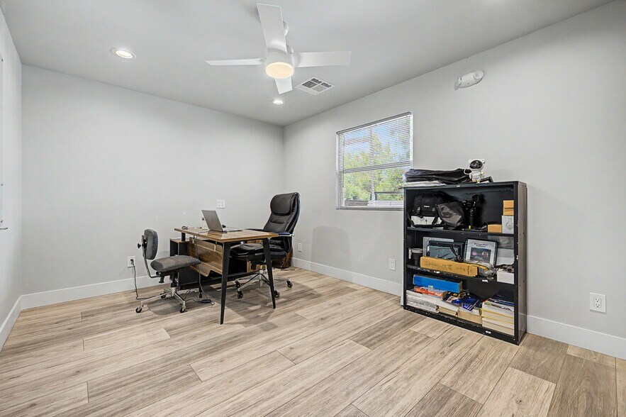 More Photos Of 6470 W Desert Inn Rd, Las Vegas Coworking Space