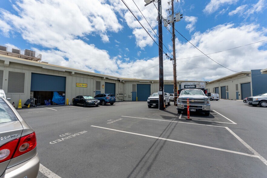 More Photos Of 2290 Alahao Pl, Honolulu Unknown For Lease