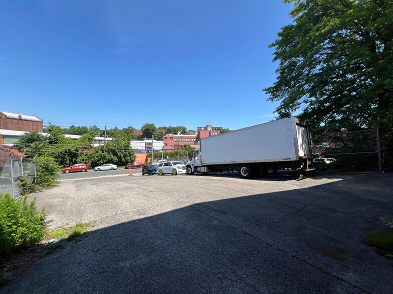 More Photos Of 30 Haven Ave, Mount Vernon Manufacturing For Sale