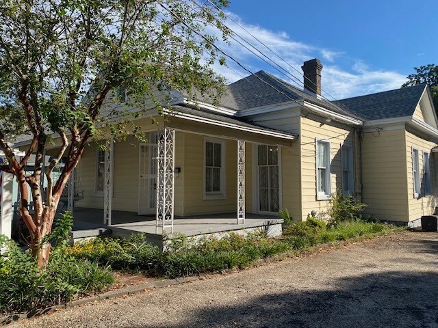 More Photos Of 610 N Spring St, Pensacola Office For Lease