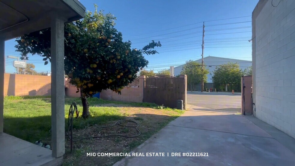 Primary Photo Of 7317 Clybourn Ave, Sun Valley Contractor Storage Yard For Sale