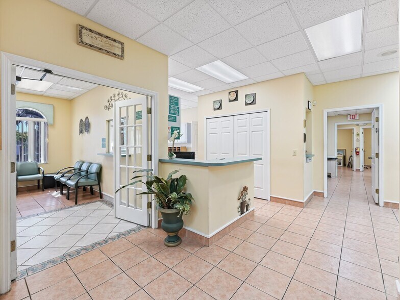 More Photos Of 1414 E Main St, Leesburg Medical For Sale