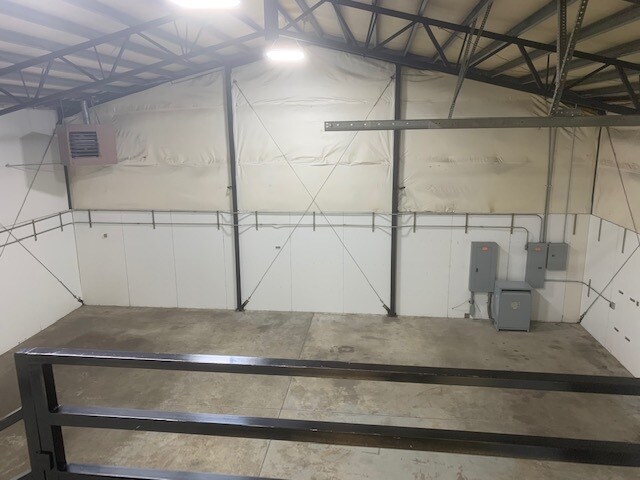 More Photos Of 37680 Ruben Ln, Sandy Industrial For Lease