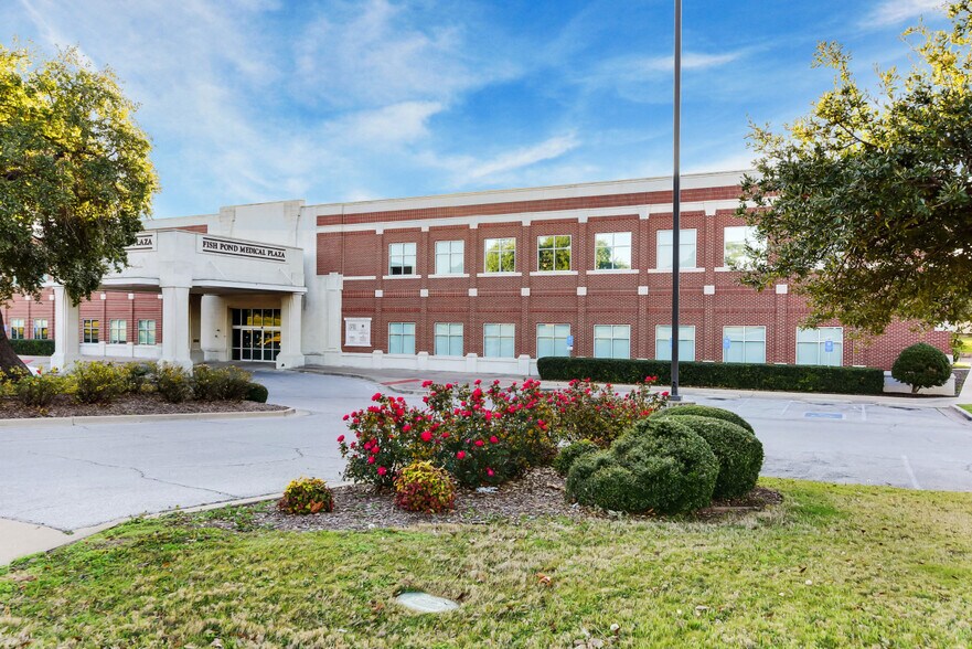 More Photos Of 6600 Fish Pond Rd, Waco Medical For Lease