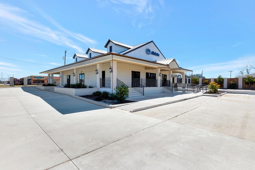 More Photos Of 8602 Spencer Hwy, La Porte Medical For Lease