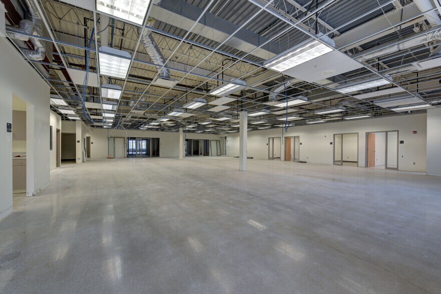 More Photos Of 1320 Taylor St, Elyria Warehouse For Lease